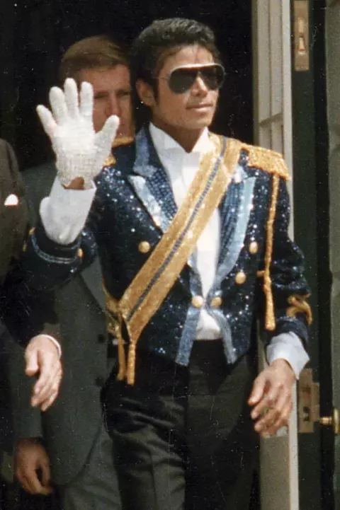 Michael Jackson at the White House ceremony to launch the campaign against drunk driving (1984)
