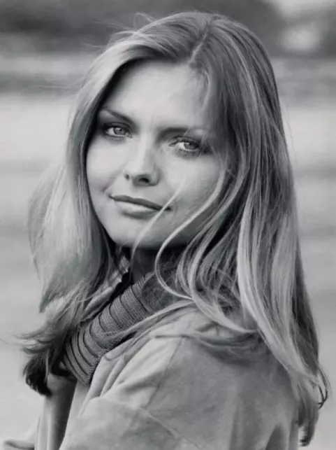 Michelle Pfeiffer (1979)