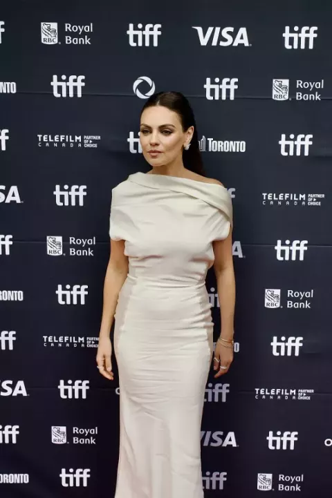 Mila Kunis at "Wake Up Dead Man: A Knives Out Mystery" world premiere (2022)