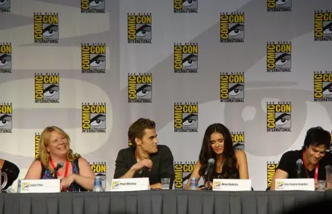 Nina Dobrev (2010)