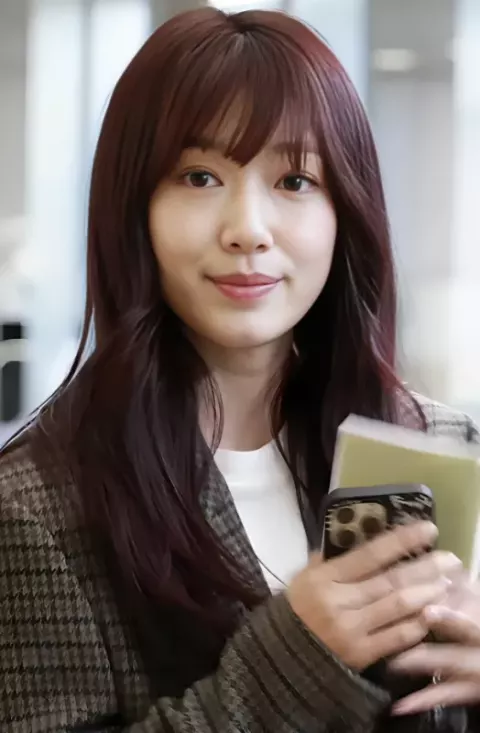 Park Shin-hye (2024)