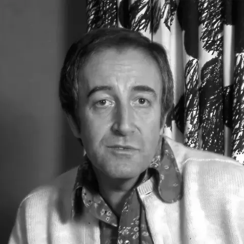 Peter Sellers at his mews home in Belgravia London (1973)