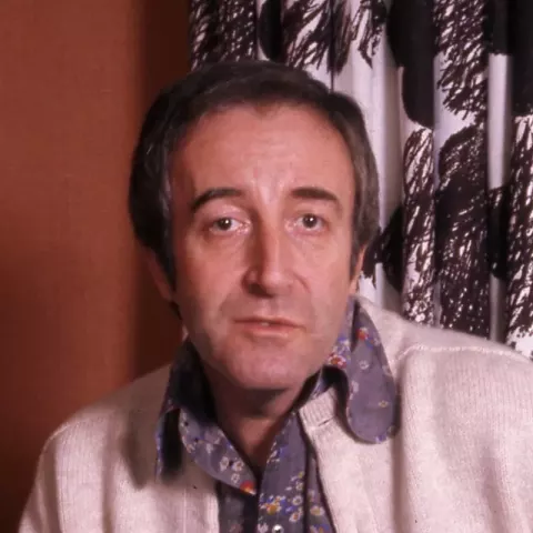 Peter Sellers at his mews home in Belgravia London (1973)
