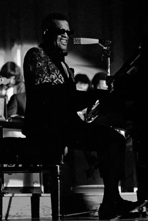 Ray Charles (2010)
