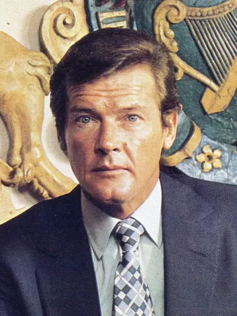 Roger Moore (1973)