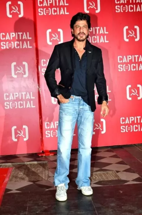 Shah Rukh Khan at launch of Capital Social (2016)
