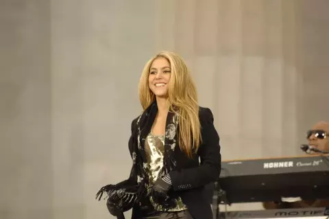 Shakira at the Lincoln Memorial on the National Mall in Washington, D.C., Jan (2009)