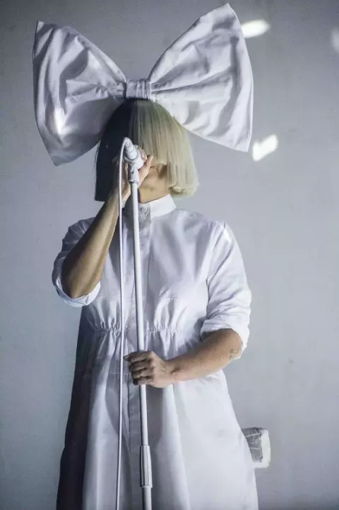 Sia (2016)