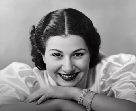 Umm Kulthum (1938)