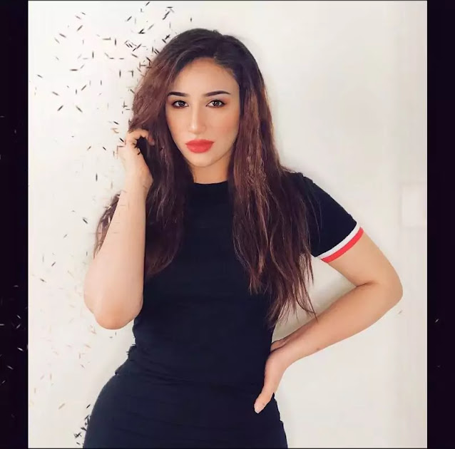 Aroob Khan