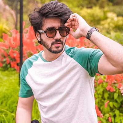 Mumbiker Nikhil Wiki
