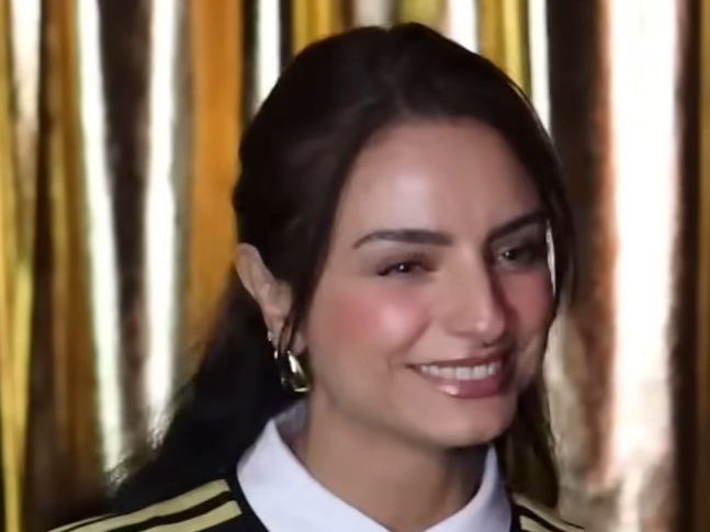 Aislinn Derbez
