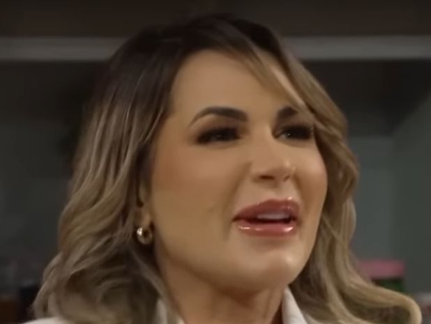 Deolane Bezerra