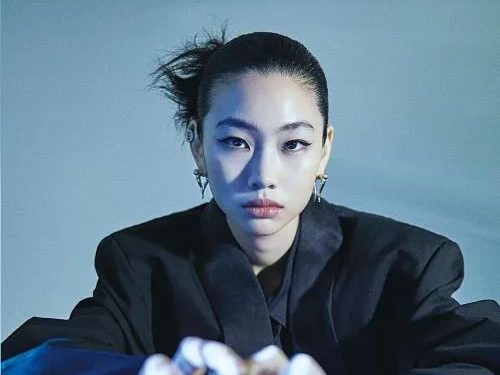 HoYeon Jung Siblings, Wiki, Height, Age, Bio, Boyfriend, Net Worth & More