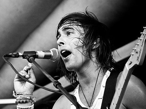 Vic Fuentes