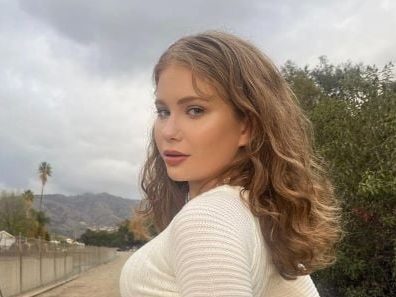 Everly Lanes Age, Height, Wiki, Bio, Net Worth, Boyfriend & More