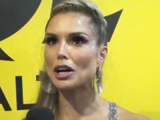 Flávia Viana