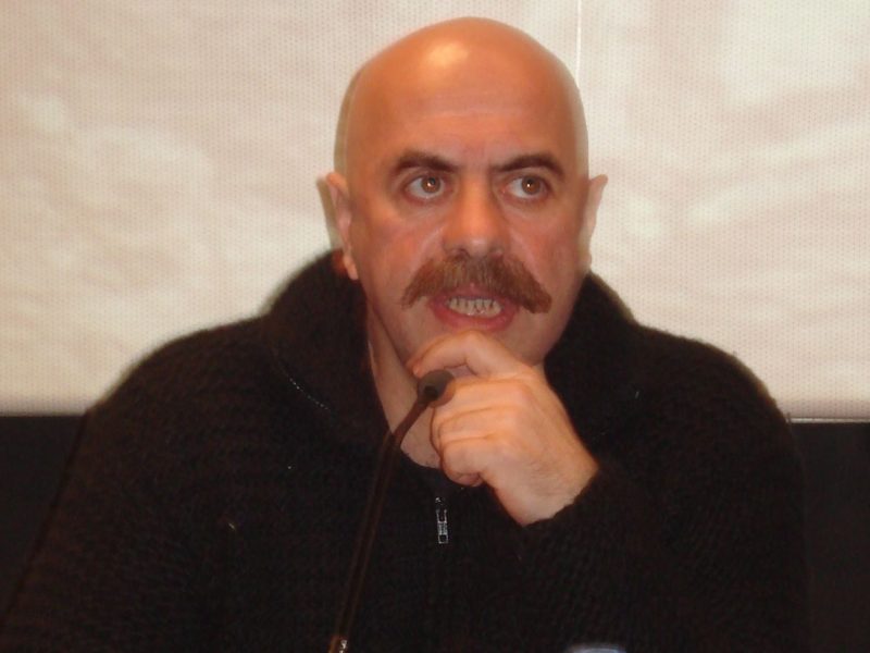 Ezel Akay