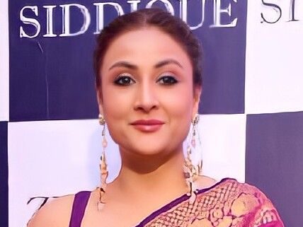 Urvashi Dholakia
