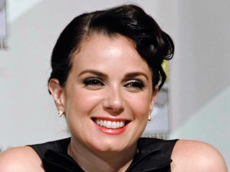 Mia Kirshner