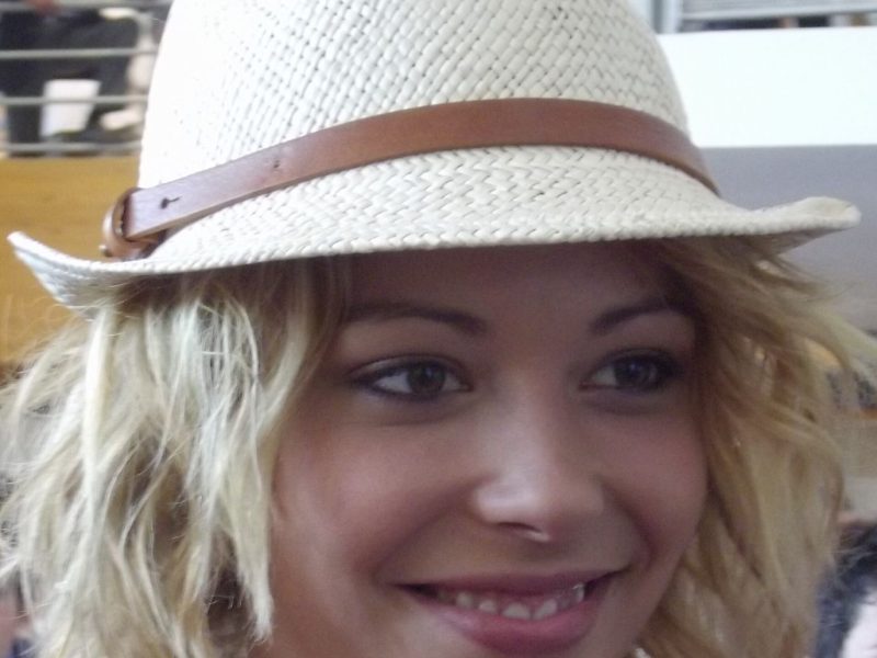 Dounia Coesens