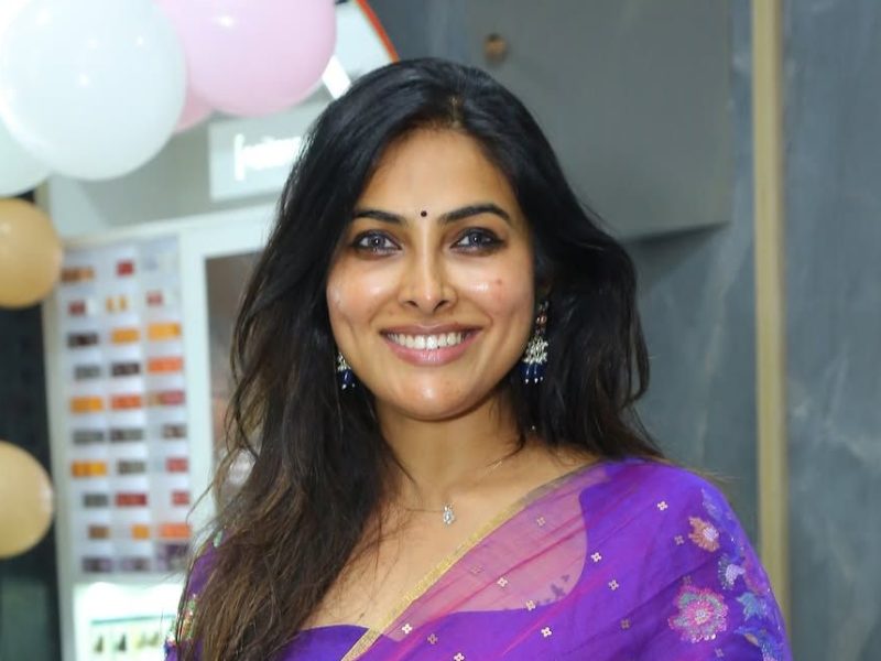 Divi Vadthya