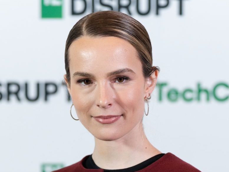 Bridgit Mendler