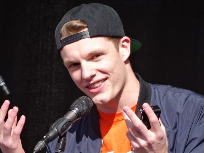 Enzo Knol